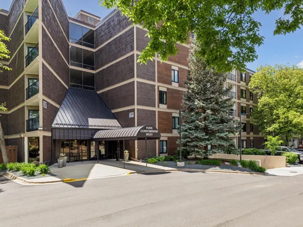 7220 York Ave S APT 210, Edina, MN 55435