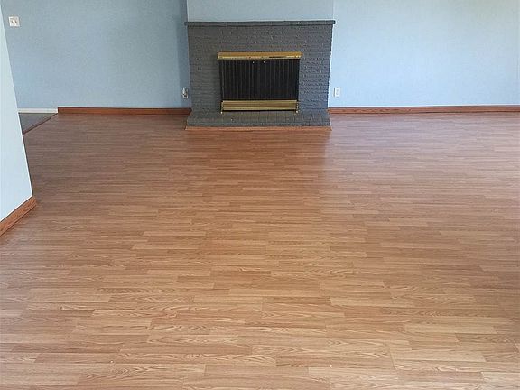 2nd image of 1006 Marshall St
