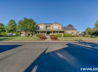 692 SE Cypress Ave, Dallas, OR 97338