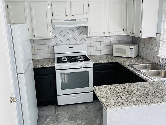 5th image of 16147 Golden Sands Dr