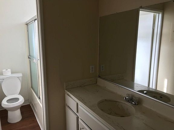 3rd image of 21121 Bassett St