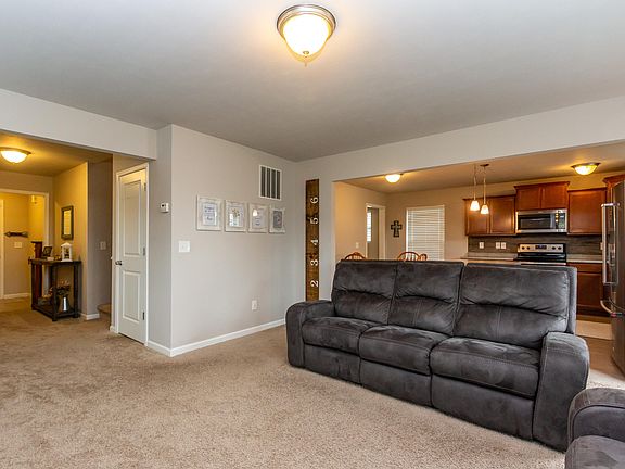 2nd image of 1004 Odell Farm Ln