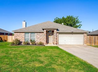 521 N Ave E, Springtown, TX 76082