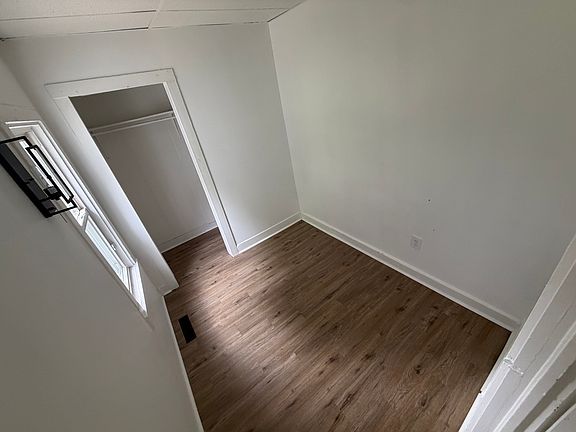 4th image of 164 Eagle St #2
