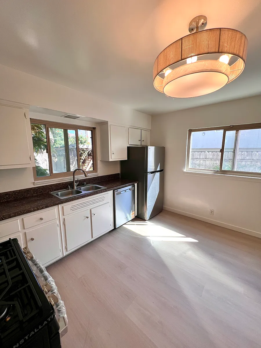 Large Kitchen - 160 Paseo De La Concha #C