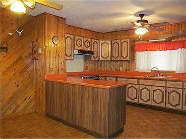 3rd image of 2 Baker Ln