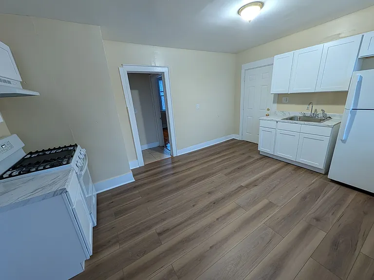 73 Willis St #3 — Photo 8