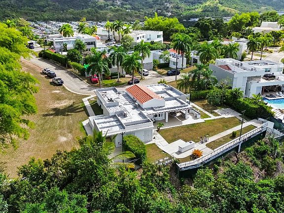 3rd image of Ciudad Jardin #203