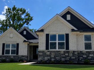 3561 Sunny Acres Dr, Hamilton, OH 45013