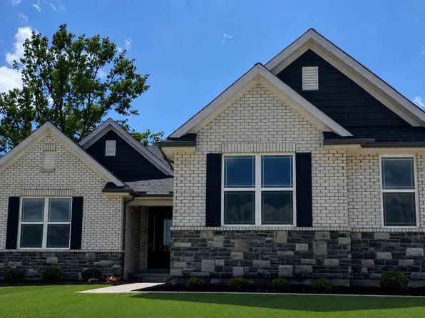 3561 Sunny Acres Dr, Hamilton, OH 45013