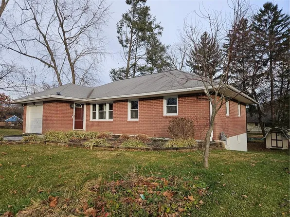 10 Briarwood Drive, Poughkeepsie, NY 12601