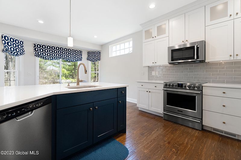4th image of 12 Linden Park Drive