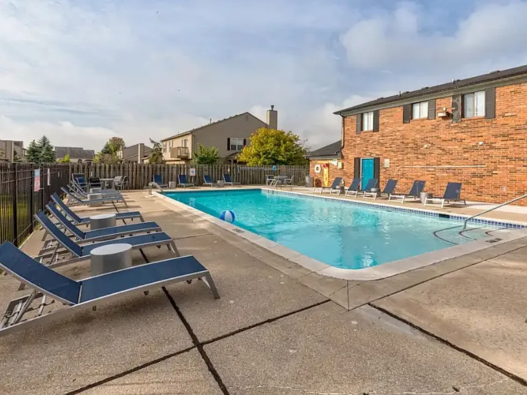 Riverside Townhomes — Photo 5