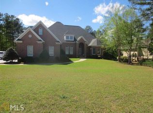 5 Willow Lake Dr, Warner Robins, GA 31093