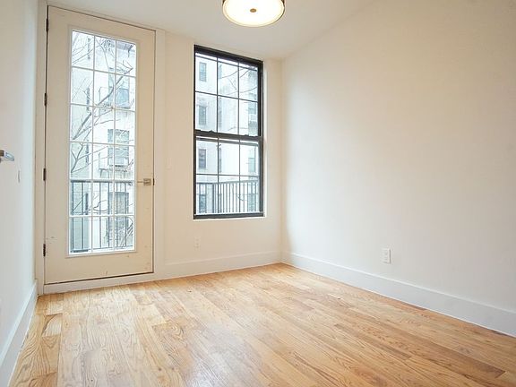 3rd image of 172 Vernon Ave #3B