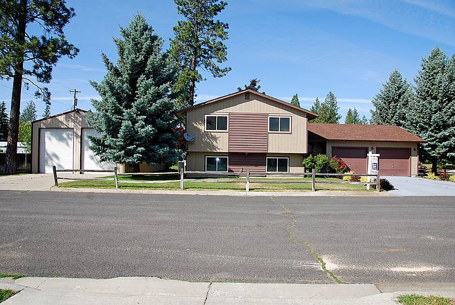 1st image of 1125 E Stanley Dr