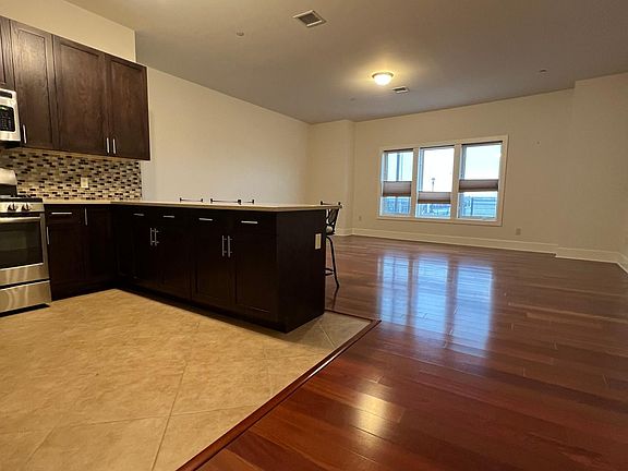 4th image of 90 Bay Street Lndg APT 1E