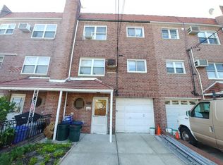 21-15 42nd St, Astoria, NY 11105
