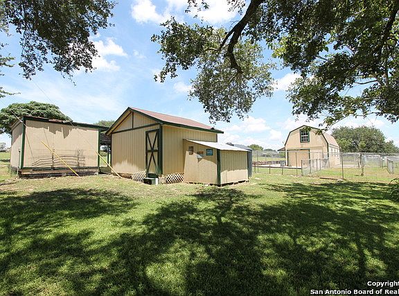 3rd image of 137 Big Oak Drive