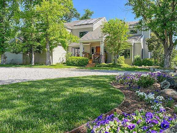 3rd image of 23848 Springwood Way