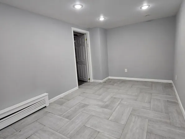 1395 East 15th Street image 17 of 20