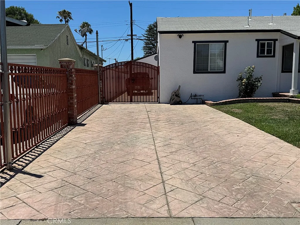 3 bed, 1014 sqft, $4,500 — Photo 3