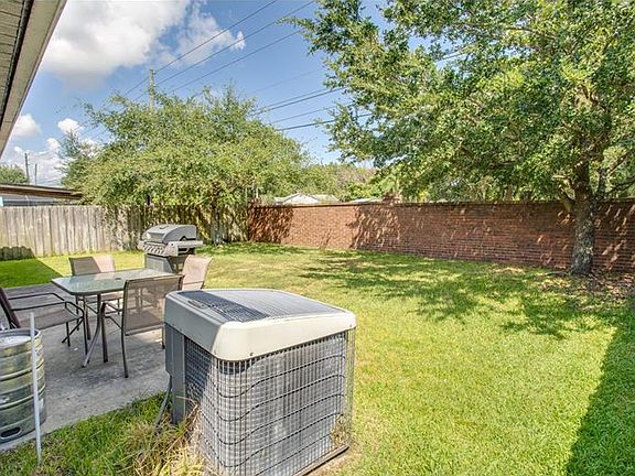 5th image of 14333 Econ Woods Ln