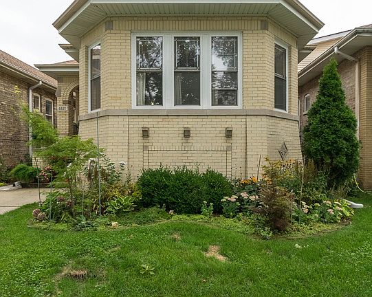 4th image of 6621 N Fairfield Ave