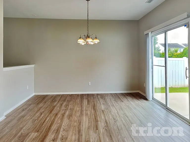 969 Willow Creek Dr — Photo 4