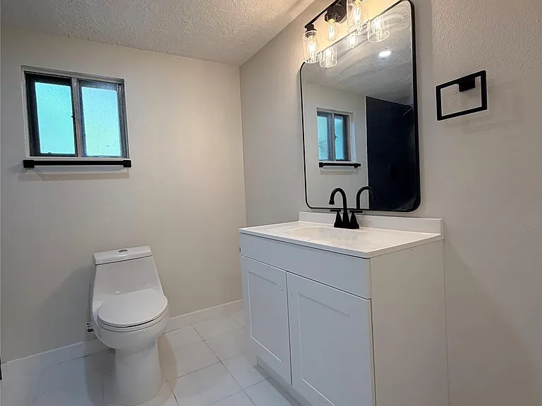 607 Pearl St — Photo 27