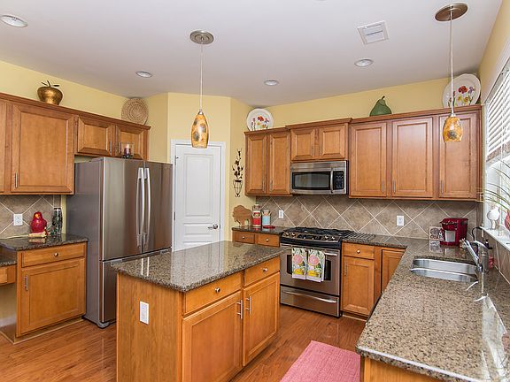 4th image of 7825 Lamington Dr