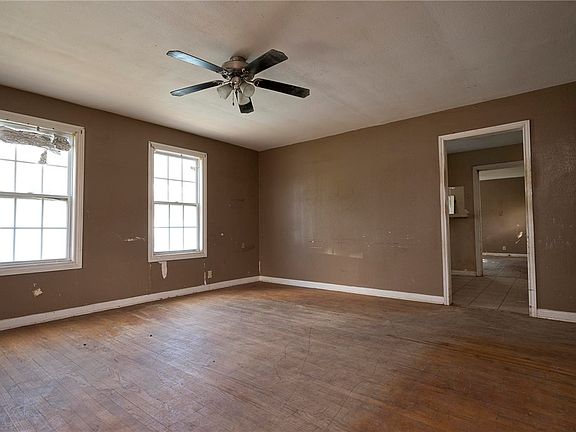 4th image of 4937 Cosner Dr