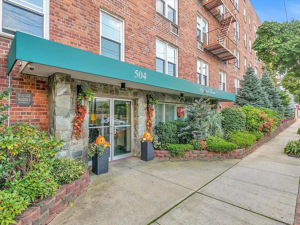 1st image of 504 Merrick Road #3G