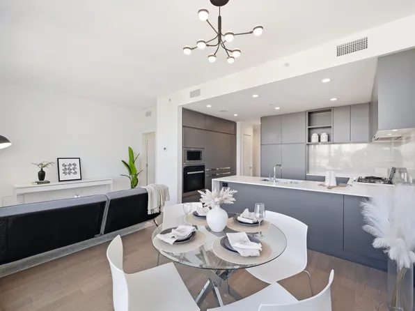 450 Westview St #2401, Coquitlam, BC V3K 0G3