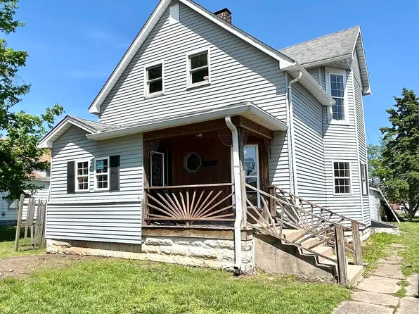 25 N 7th St W, West Terre Haute, IN 47885