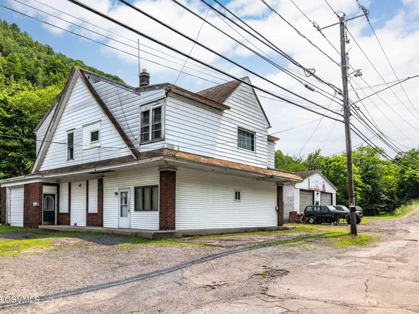 17 Center St, Coal Township, PA 17866