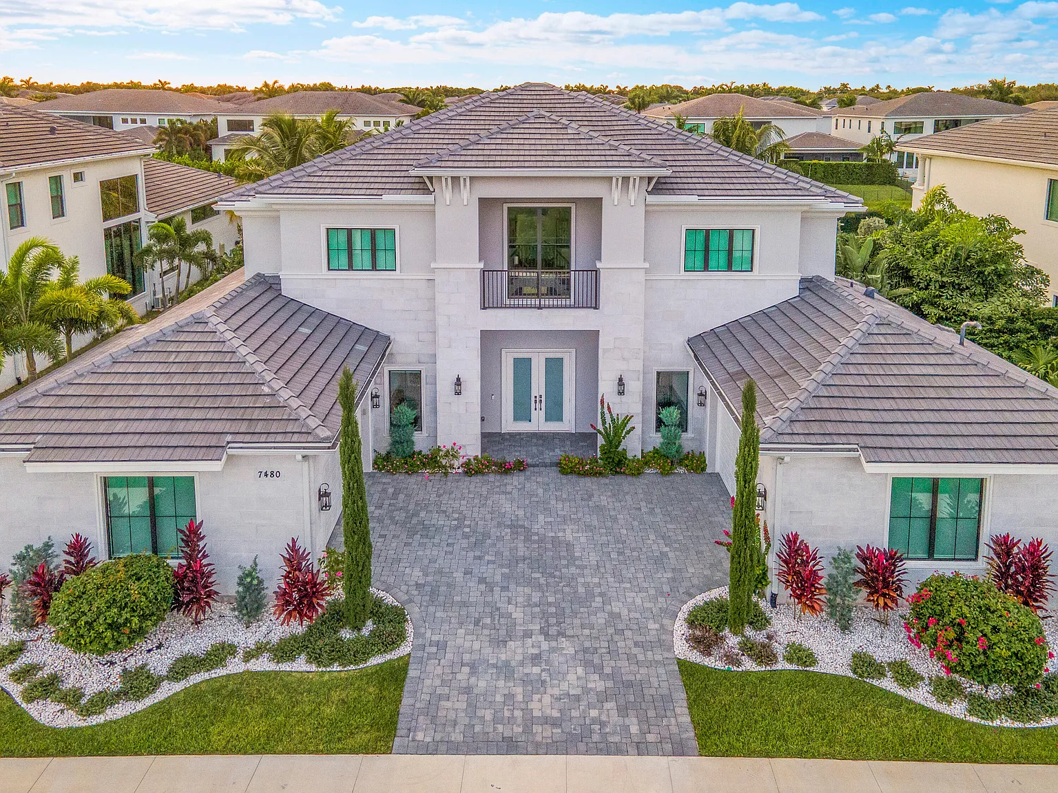 6 bed, 6.5 bath, 5340 sqft, $25,000 — Photo 3