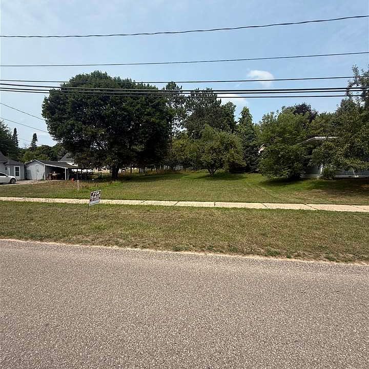 1st image of Groveland St