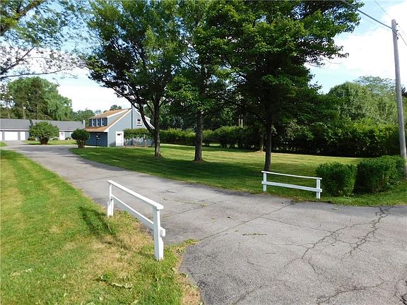2nd image of 3727 Clover St