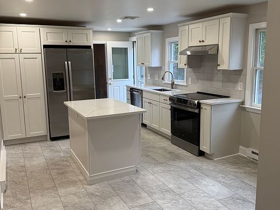 5th image of 857 Almshouse Rd
