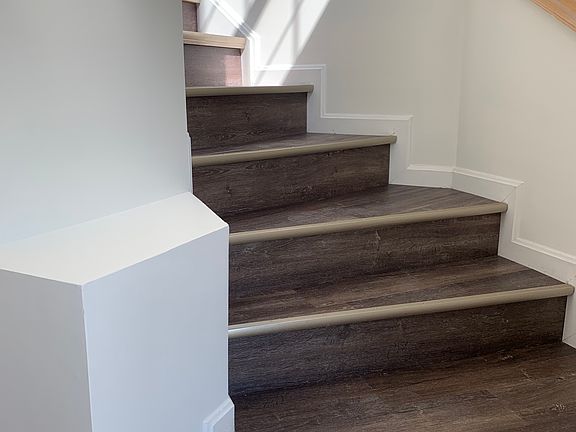 3rd image of 401 Vista Cir #401