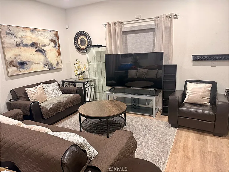 8554 Burnet Ave — Photo 3