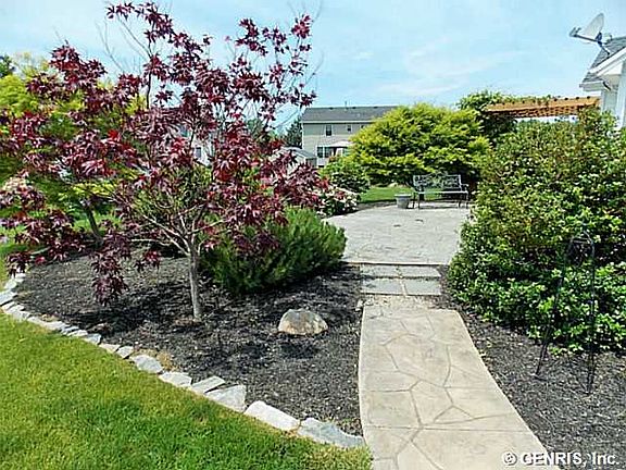 3rd image of 827 Bannerwood Dr