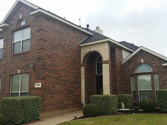 3rd image of 1302 Vistawood Dr