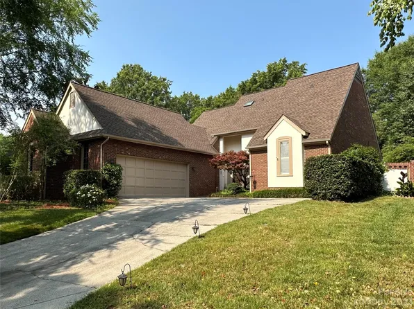 5126 Hunt Stand Ln, Charlotte, NC 28226