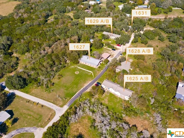 1627 Gordon St, San Marcos, TX 78666