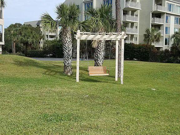 4th image of 23 S Forest Beach Dr APT 330