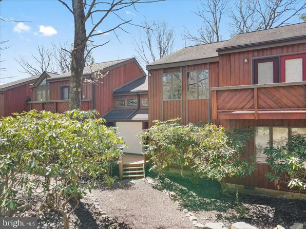 35 Falcon Run, Lake Harmony, PA 18624