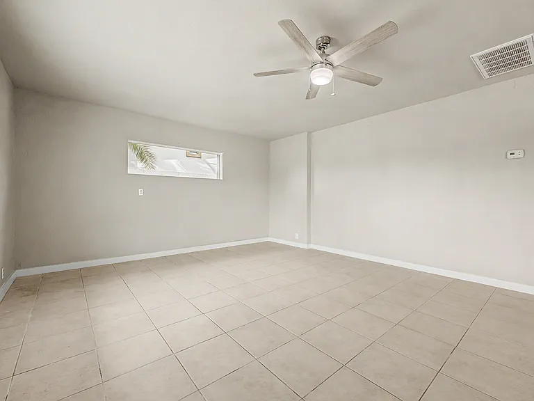 3107 N 25th Dr — Photo 6