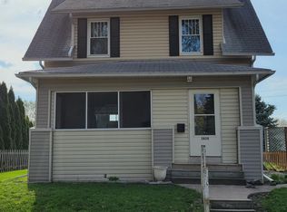 2820 Iowa St, Davenport, IA 52803